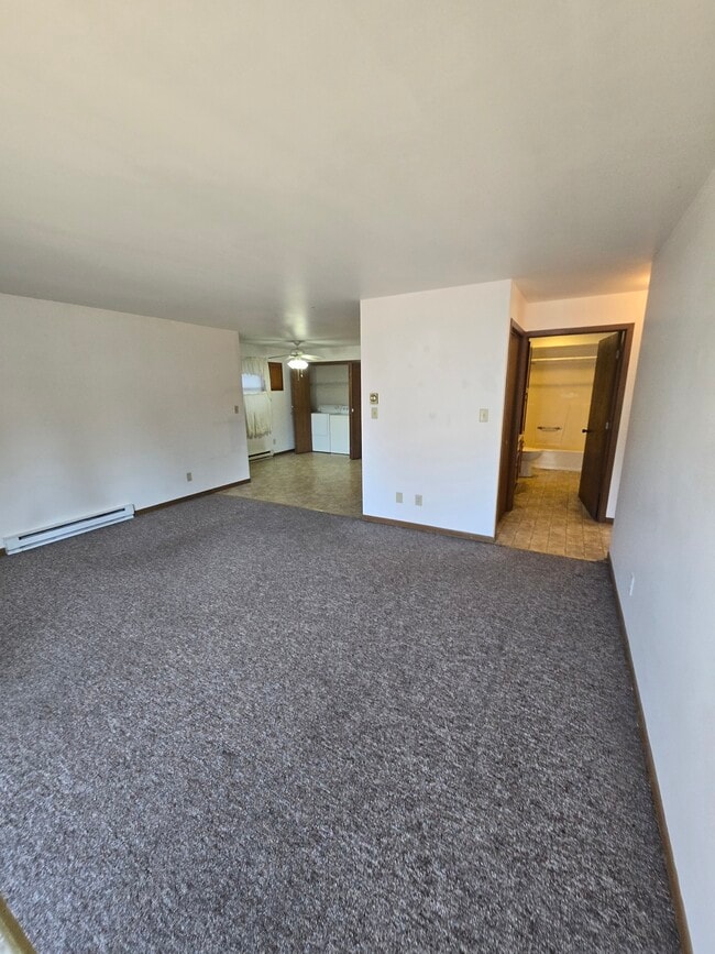 Building Photo - 1324 W Main St