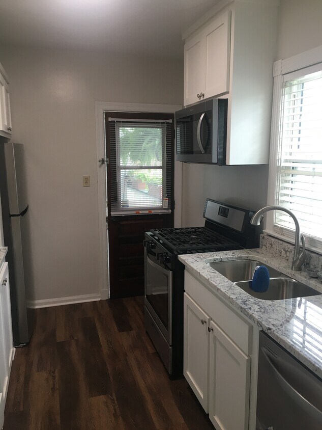 Foto principal - 214 Upham St