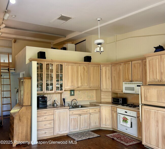 Foto del edificio - 410 N Mill St