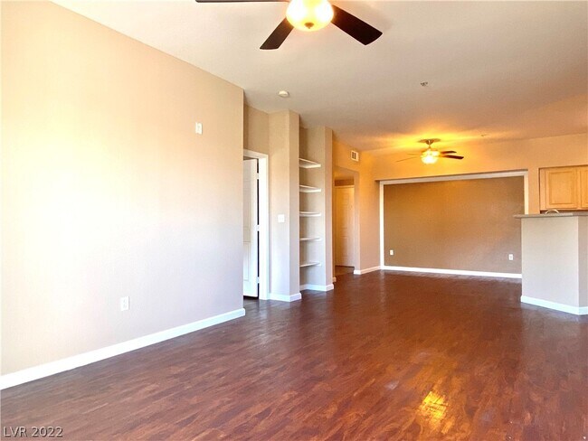 Building Photo - 6955 N Durango Dr