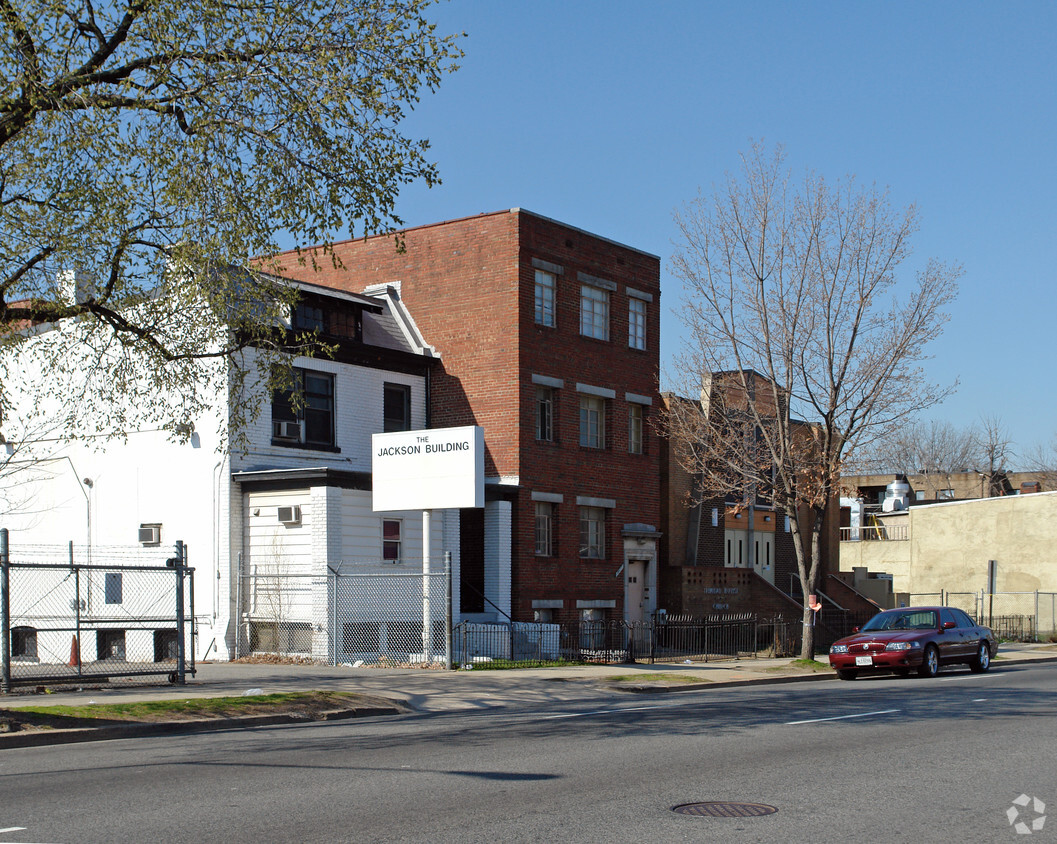 Building Photo - 1615 Benning Rd NE