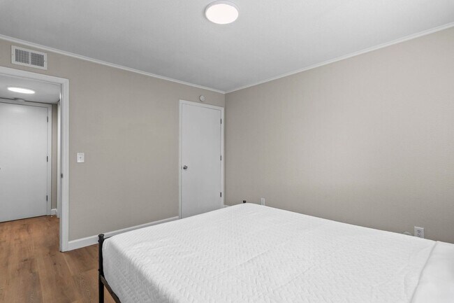 Foto del edificio - 2309 Cherry Hills Dr