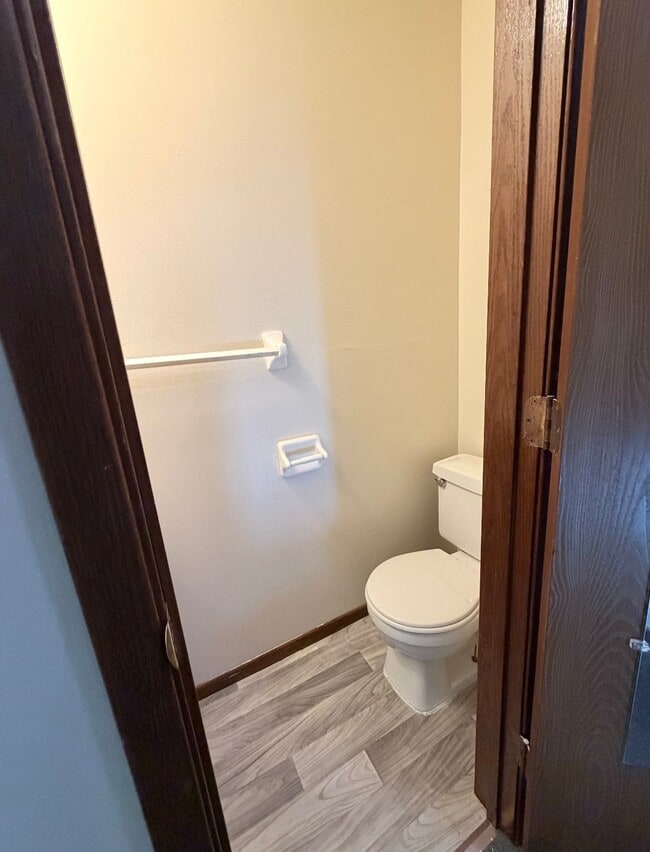 Half bath - 624 Portage Lakes Dr