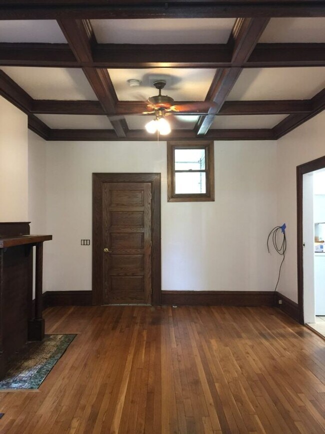 Foto del edificio - 160 E Lane Ave