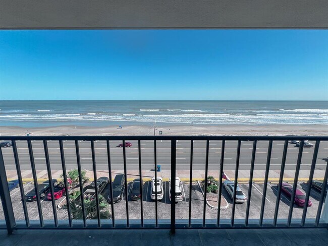 Building Photo - 7310 Seawall Blvd