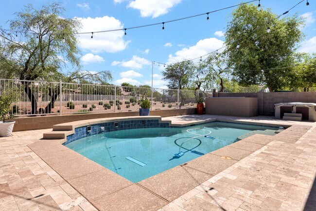 Foto del edificio - Stunning Single-Level Home with Pool, Outd...