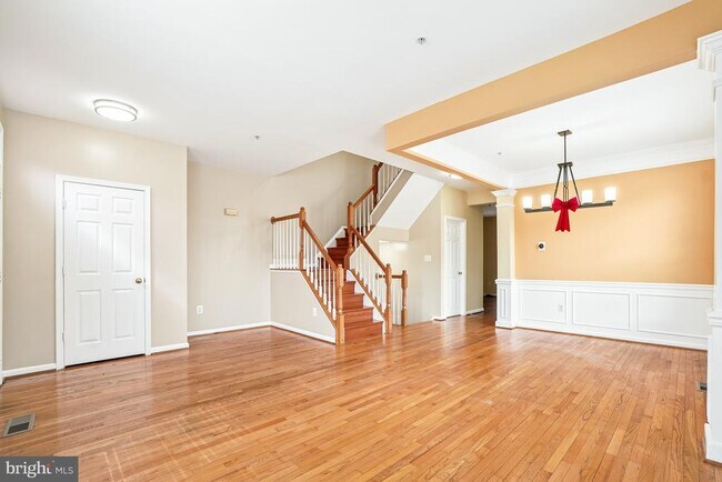 Building Photo - 13711 Dunbar Terrace