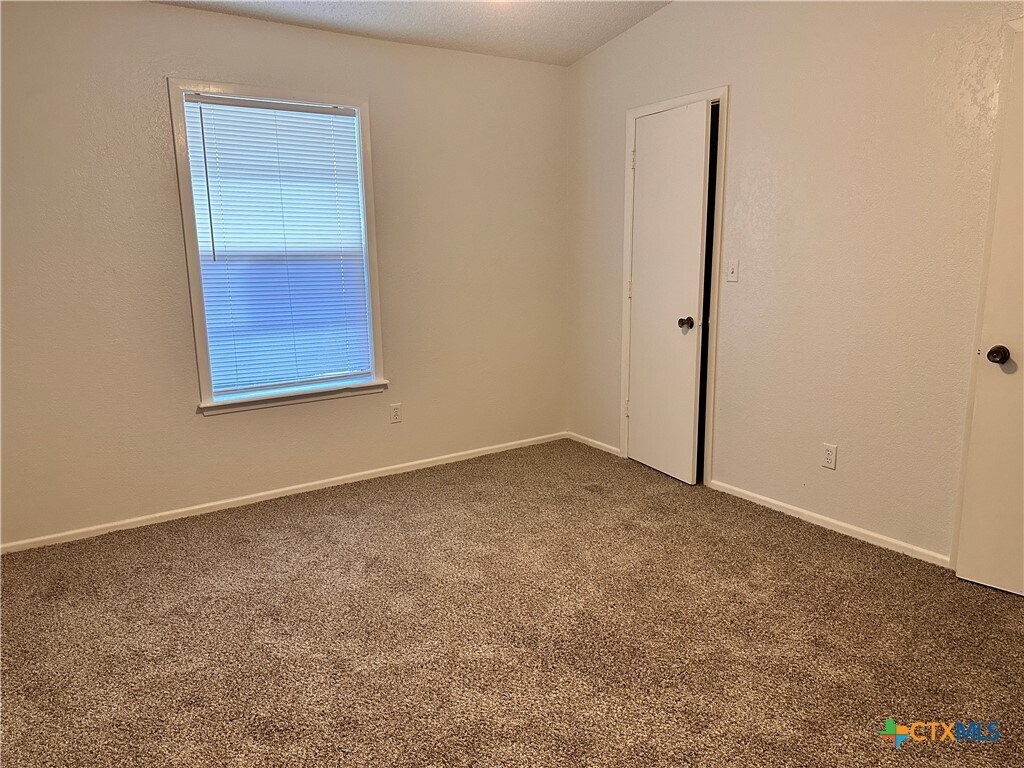 Foto principal - 614 Mill St