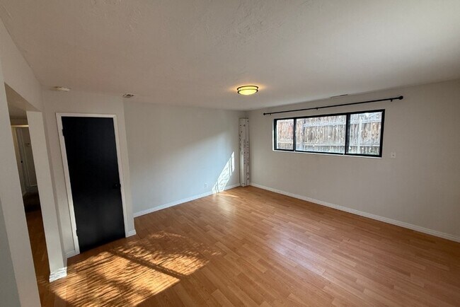 Foto del edificio - 365 Downington Ave S