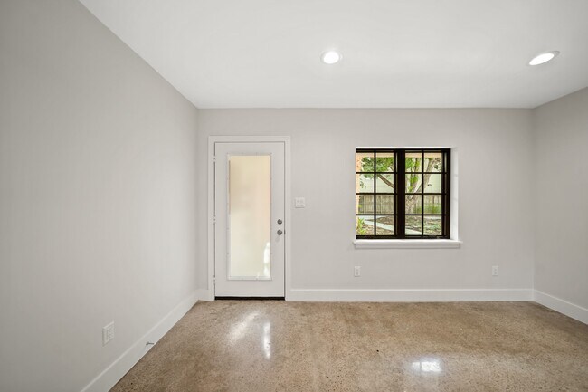 Foto del edificio - 520 Lovett Blvd