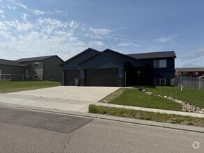 Building Photo - 1215 Kodiak Dr