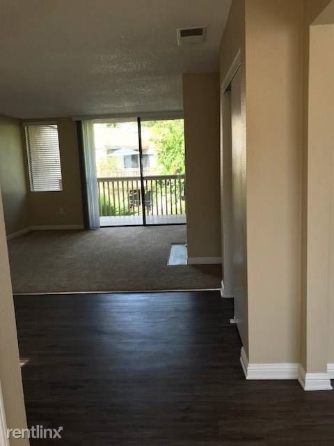 Foto del edificio - 1 br, 1 bath Condo - 750 Parkcenter Dr # 5
