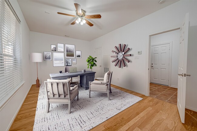 Building Photo - 1507 Roy St