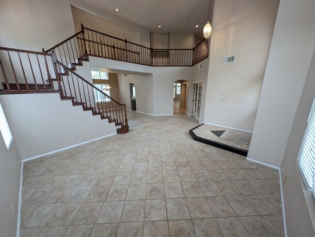 Foto del edificio - 2704 N Ontario Dr