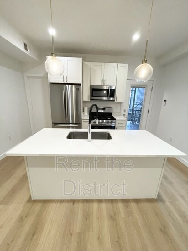 Foto del edificio - 839 19th St NE