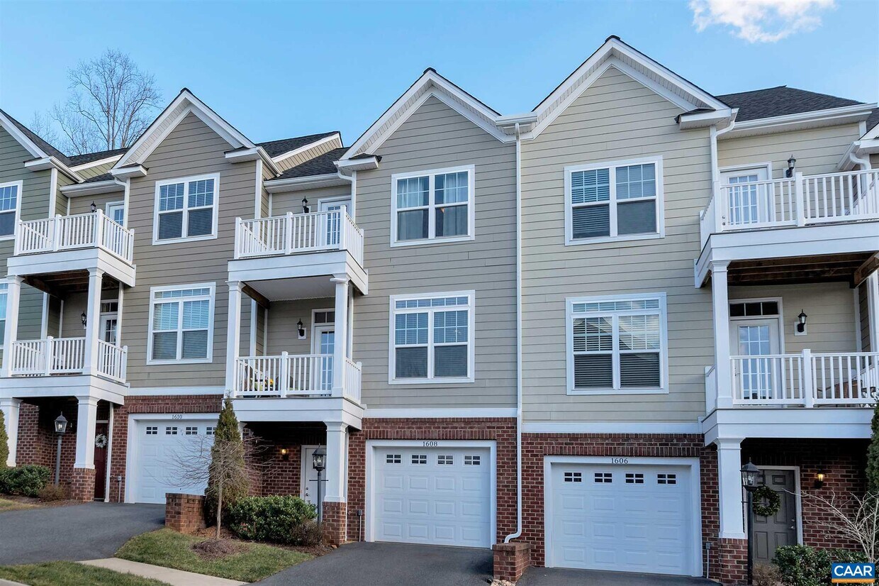 Primary Photo - 1608 Kempton Pl