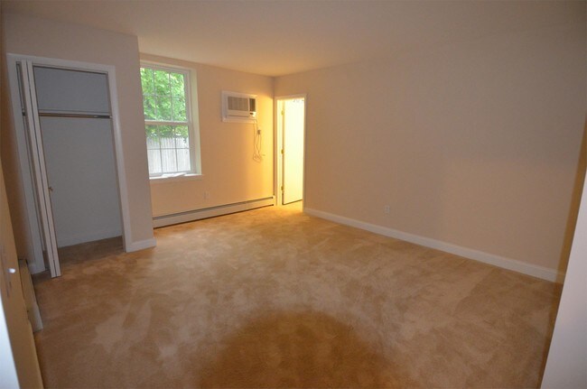 Building Photo - 2 E Wall St