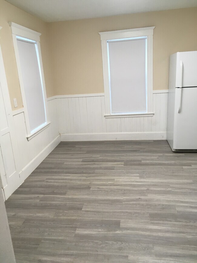 Building Photo - 30 Henry Ave