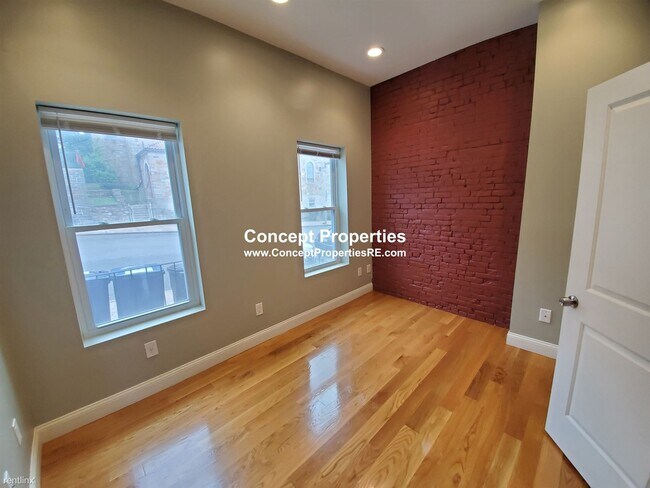 Building Photo - 3 br, 1.5 bath  - 4 Kearsarge Ave # U1