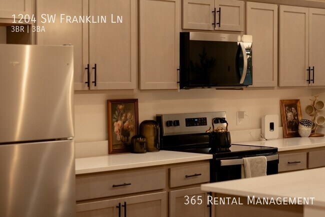 Foto del edificio - 1204 SW Franklin Dr