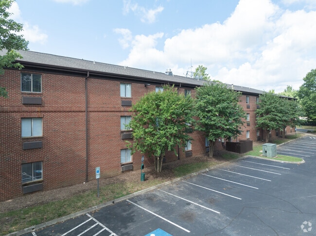 Building Photo - Vivo Living Charlotte University