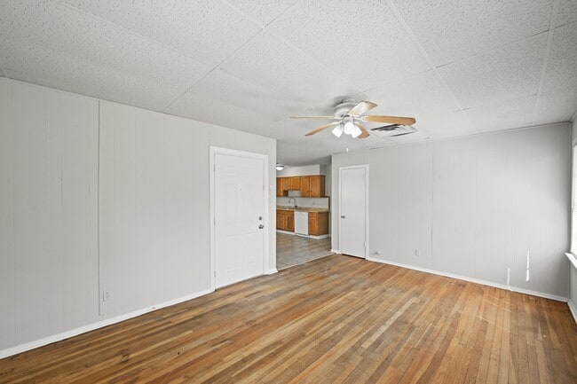 Building Photo - 1201 Orrel Dr