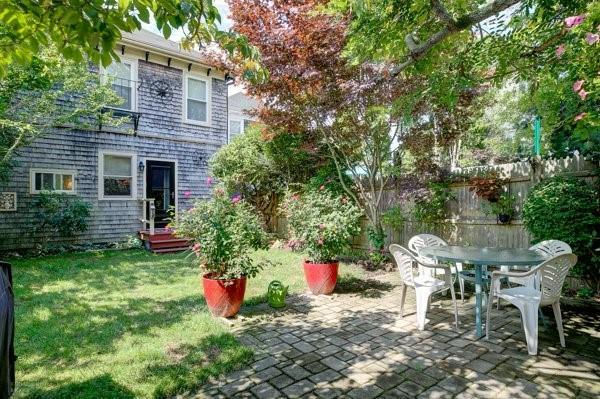 Primary Photo - 616 Thames St
