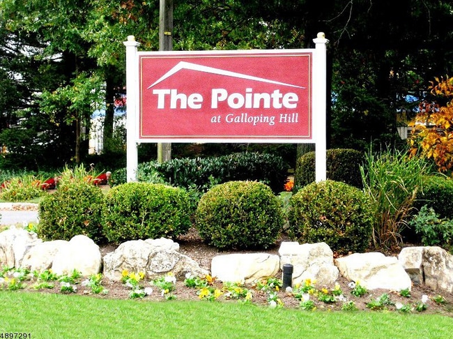 Foto del edificio - 452 Tournament Dr