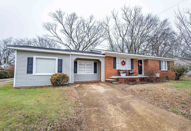 Foto del edificio - Gorgeous 4 Bedroom Home in Adamsville