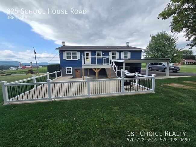 Building Photo - 325 Schoolhouse Rd