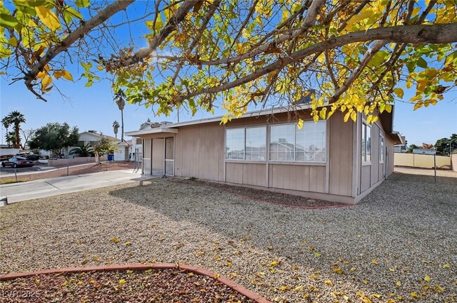 Building Photo - 313 Fox Cir