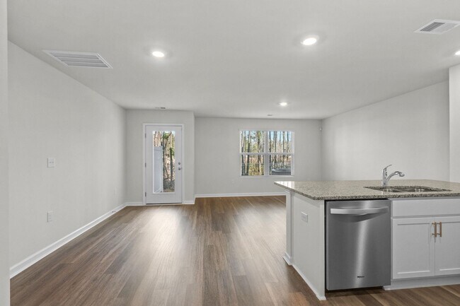 Building Photo - 640 Rd