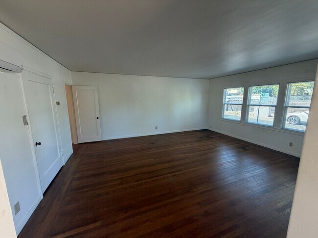 Building Photo - 2101/05 51st Street