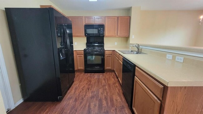 Building Photo - 1216 Shadow Creek Blvd