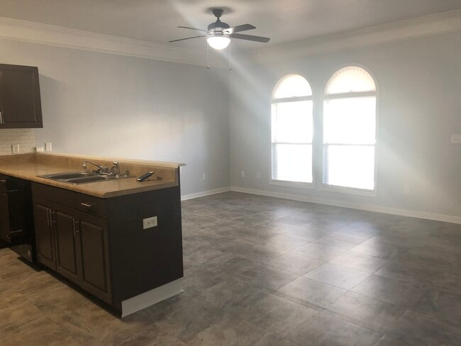 Building Photo - 8082 Veterans Pkwy