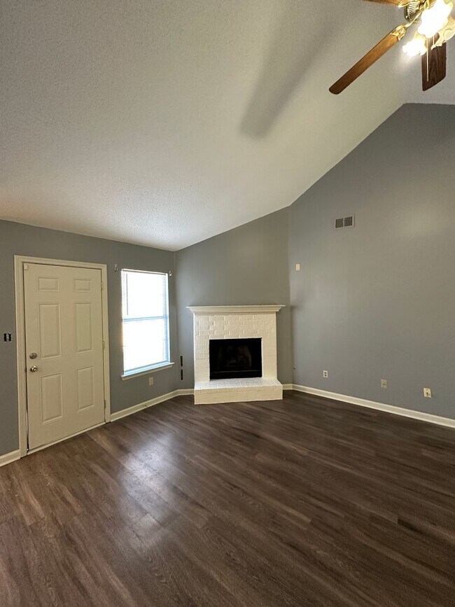 Building Photo - Newly Renovated 3 bd 2 bath with 2 car garage in Cordova near Shelby Farms.  Pets are allowed wit...