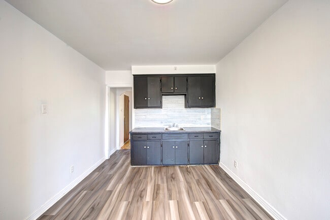 Building Photo - 9461 Rue de Martigny