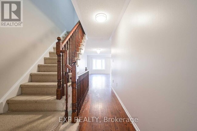 Building Photo - 5255 Palmetto Pl