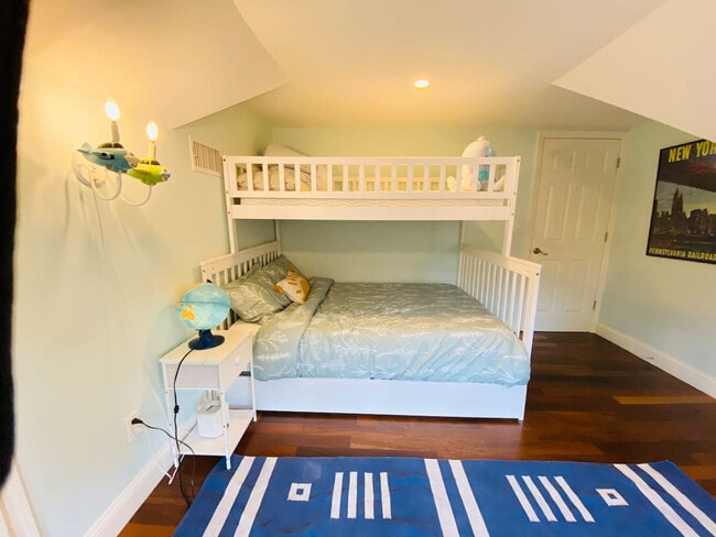 Building Photo - 3 Woodland Dr