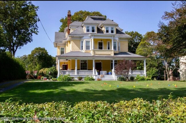Building Photo - 684 Westwood Ave