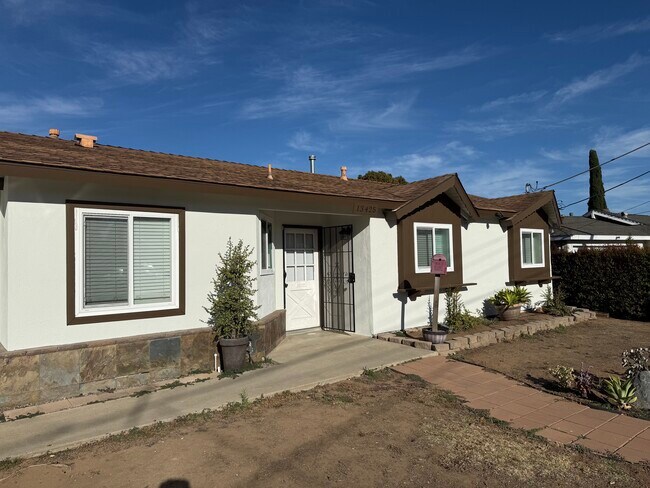 Foto del edificio - 13425 Standish Dr