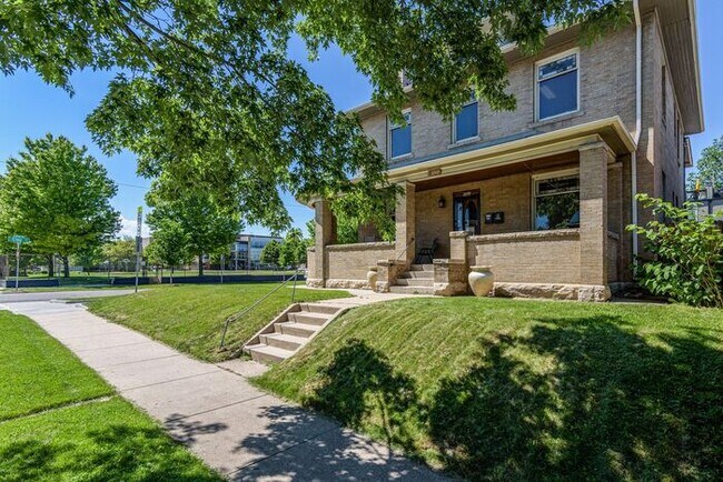 Building Photo - 2649 W 26th Ave