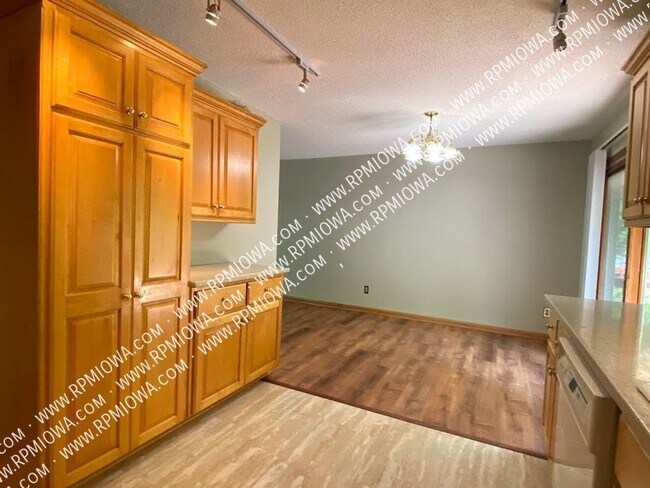 Foto del edificio - 713 SE Hackley Ave