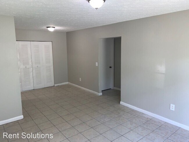 Building Photo - 3 br, 2 bath House - 3402 Phillips St unit B