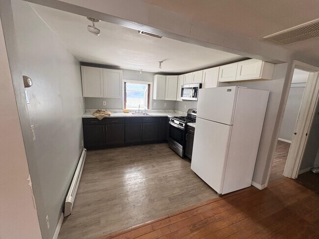 Building Photo - 10 Paradise Trl