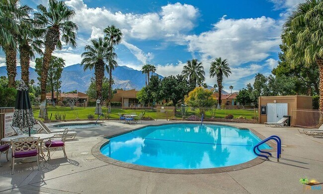 Building Photo - Palm Springs Country Club, Unfurnished Lon...