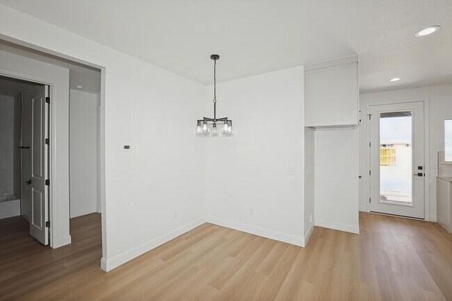 Foto del edificio - 10424 Tierra Santa Dr