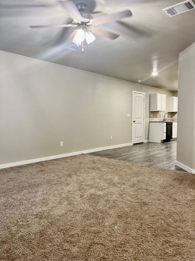 Building Photo - Beautiful Home in Upland Crossing with SPE...