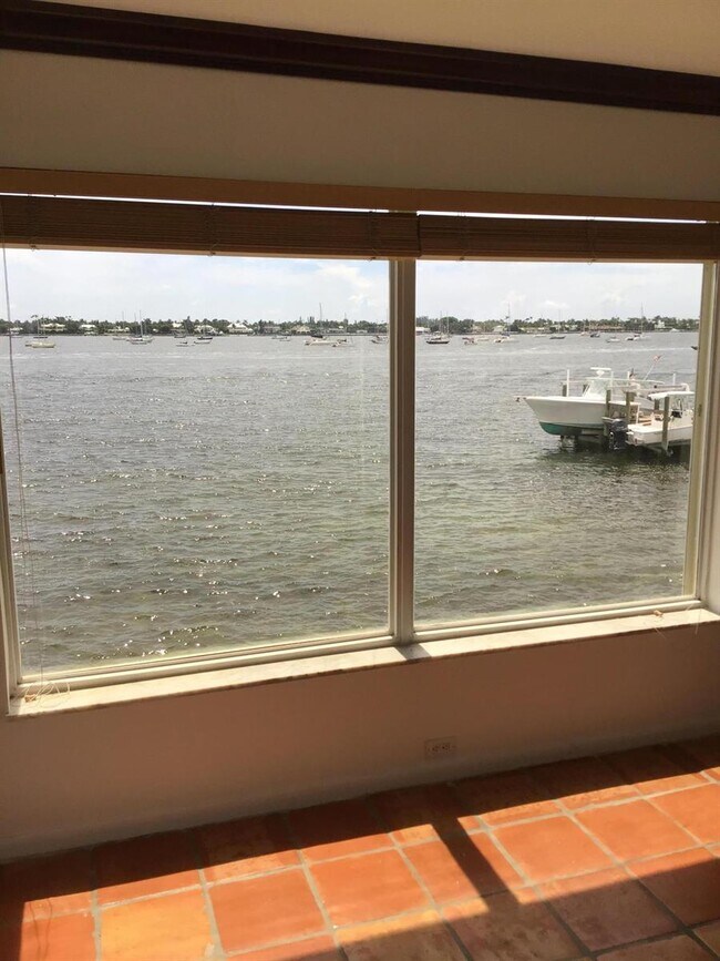 Foto del edificio - 4806 N Flagler Dr