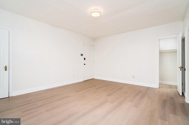 Building Photo - 1404 Tuckerman St NW